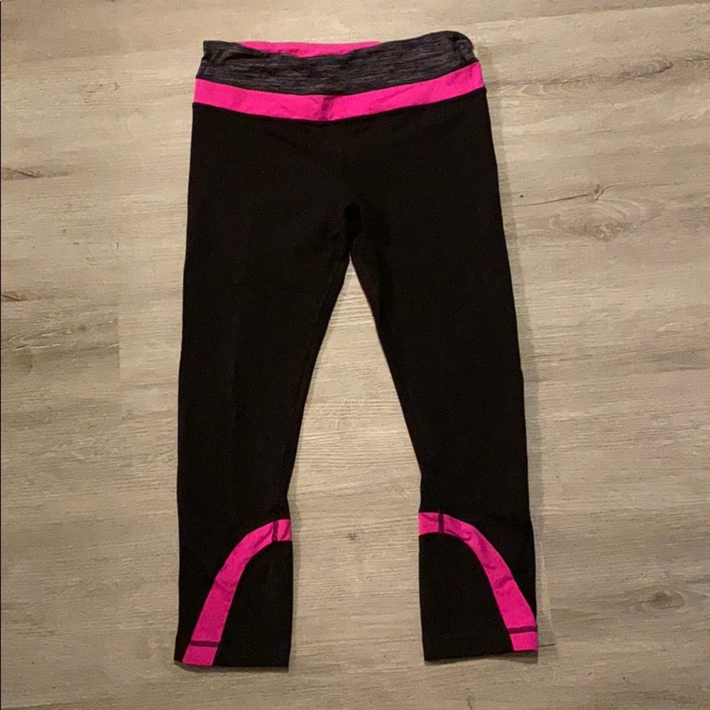 Lululemon inspire crop ii black with pink